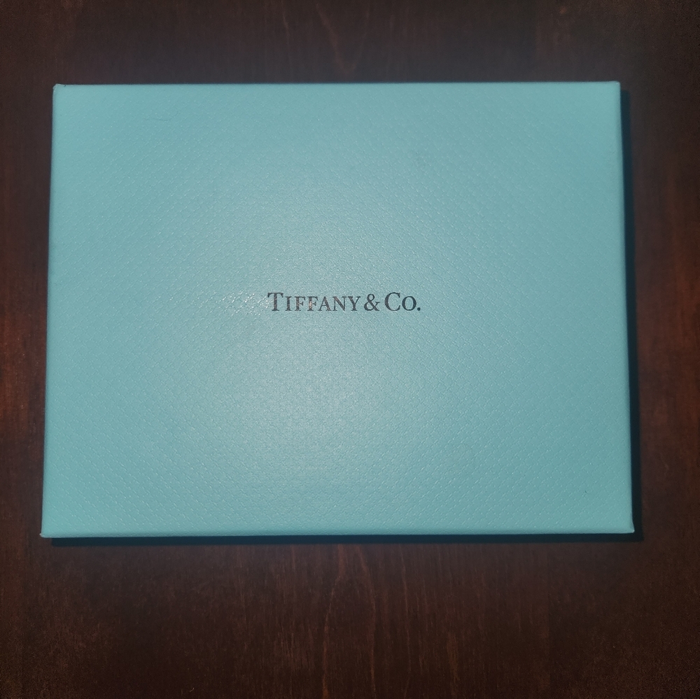 Tiffany gift box and dust bag - Picture 2 of 6